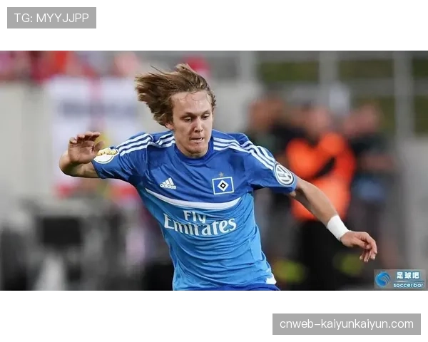 图文解析：拉斯帕尔马斯如何利用“伪九号”回撤，为边锋制造肋部前插空间